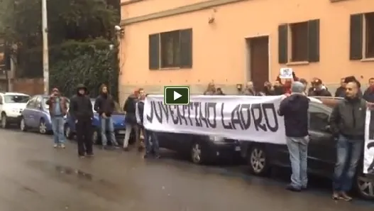 Figuraccia a Roma: la contestazione dei tifosi è uno storico flop (video)