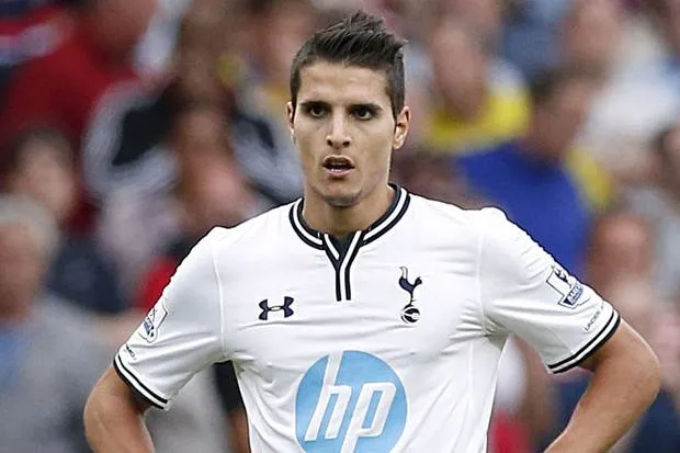 La Juve segue Lamela, lui viene deriso pubblicamente a Londra (foto)