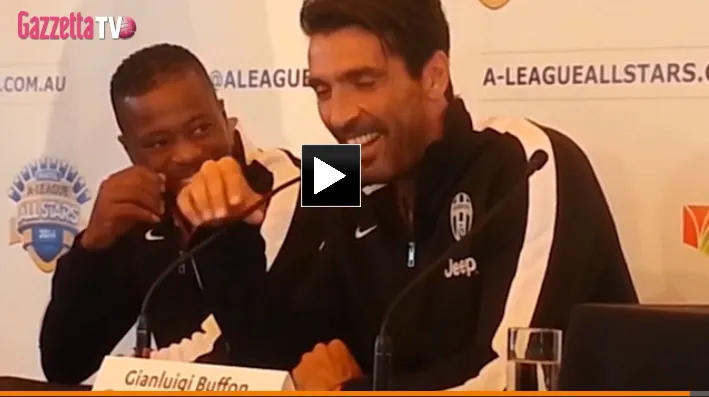 Buffon litiga con l’inglese: Risate generali ed Evra se la gode alle spalle (Video)