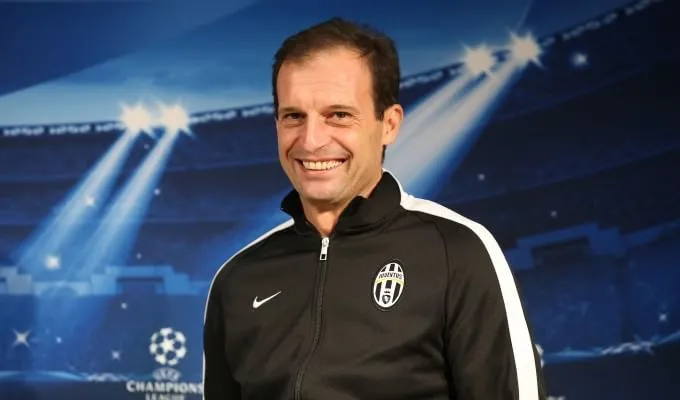 Le lacrime di Allegri: la curva lo ringrazia e lui si commuove (Foto)