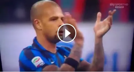 VIDEO – Melo graziato, Chiellini furioso con Valeri a fine primo tempo