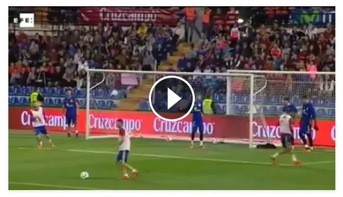 VIDEO – Gran gol al volo di Morata, standing ovation degli spagnoli!