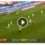 VIDEO – Vidal show: gol alla Del Piero in attesa della Juventus!