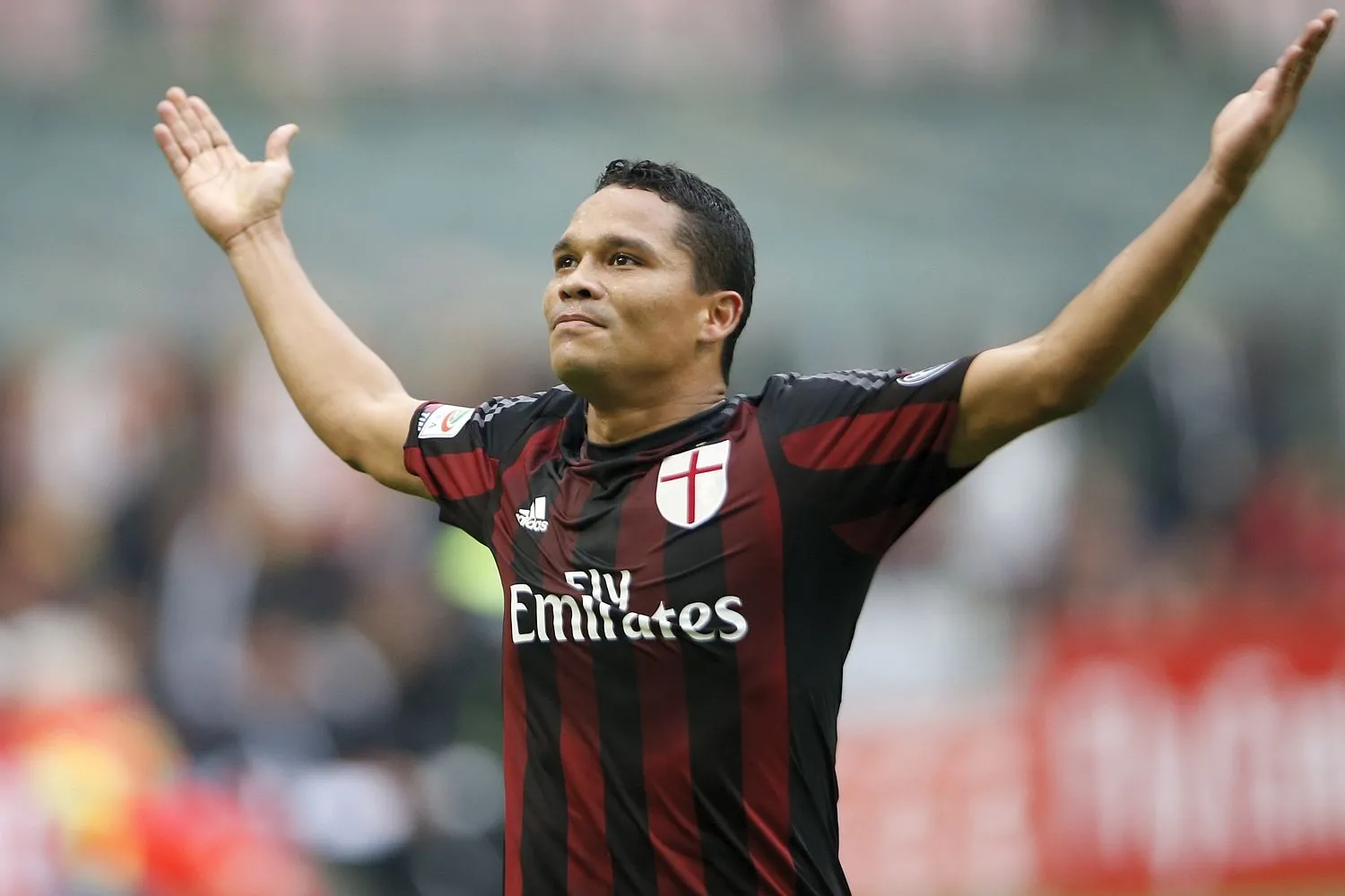 VIDEO – Incredibile favore al Milan: rigore irregolare di Bacca, cose mai viste!