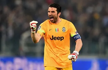 Video – Pazzesco Buffon: a 39 anni entra nella storia della Champions