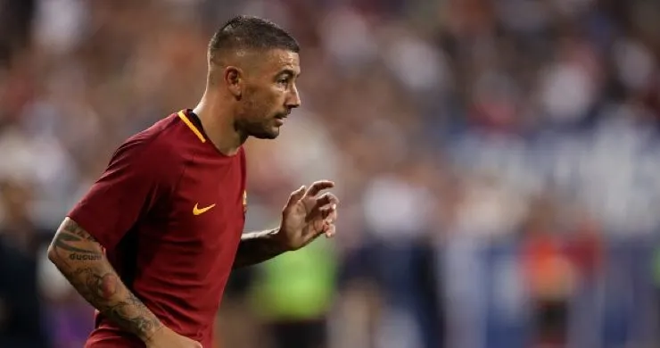 Il VAR è distratto solo con la Juve: vergognoso rigore alla Roma, incredulità su Sky