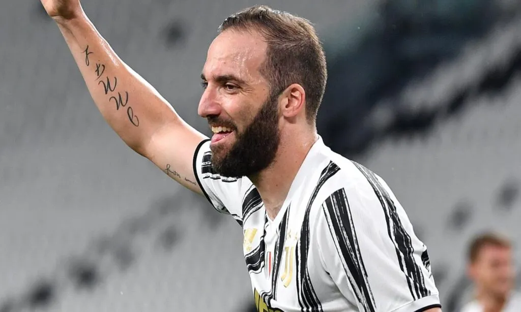 Higuain all’addio, arrivata l’offerta: ma lui stupisce in allenamento