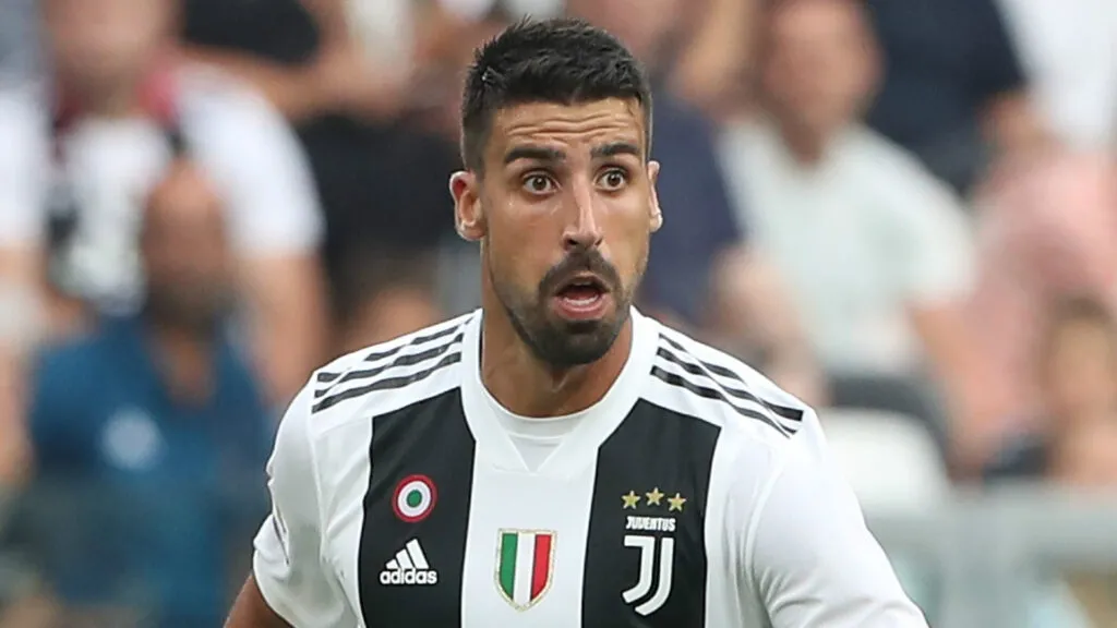 Altro post beffardo di Khedira: comment bloccati e tifosi più infuriati