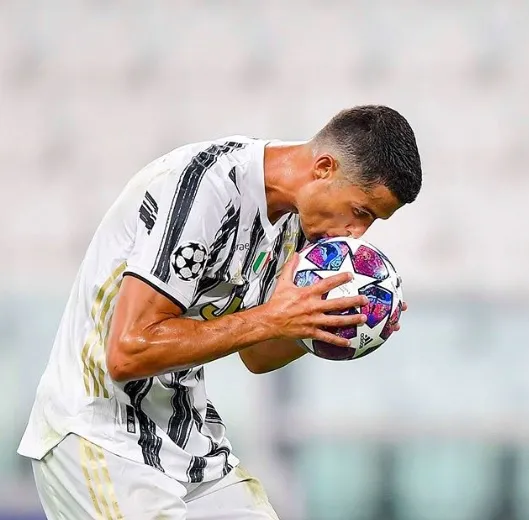 Ronaldo striglia la Juve: monito alla Società e silenzio per Sarri