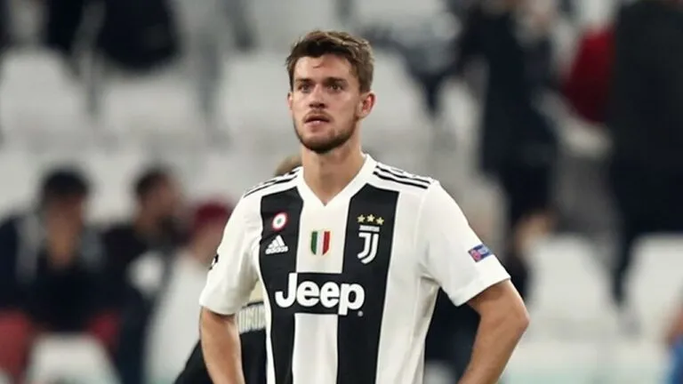 Il Valencia insiste per Rugani e De Sciglio: ecco il dubbio della Juve