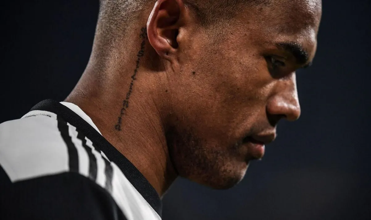 Nuova ipotesi di scambio per la Juve e Douglas Costa oggi 9 settembre