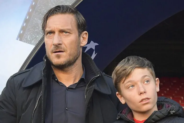 Totti di nuovo esempio di sportività: smentita la bufala degli insulti dai tifosi della Juve