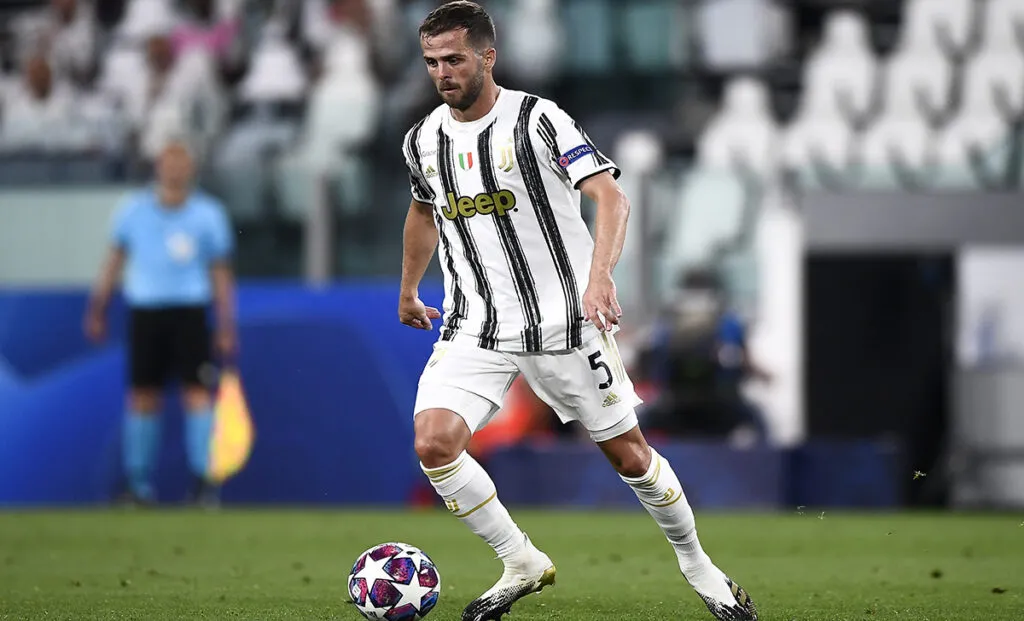 Pjanic disposto a tutto pur di tornare alla Juve, anche economicamente