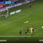 Il bizzarro minuto 93: Dybala scivola sul rigore e Allegri inserisce Soulè