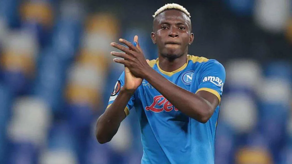 Il Napoli pensa alle vie legali per Osimhen: intanto la Nigeria la accusa di gioco sporco