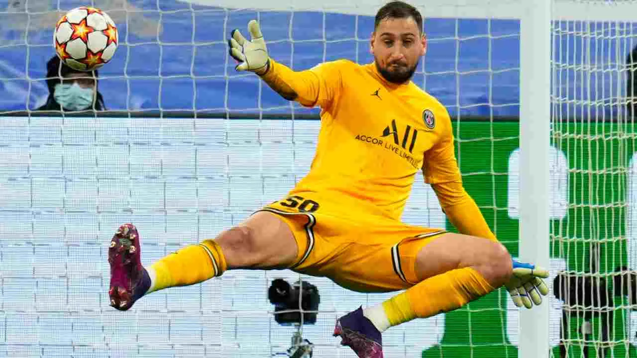 Vergogna intercettazioni, svelati obiettivi mercato Juve: Donnarumma, Van de Beek, Haaland, Tonali…