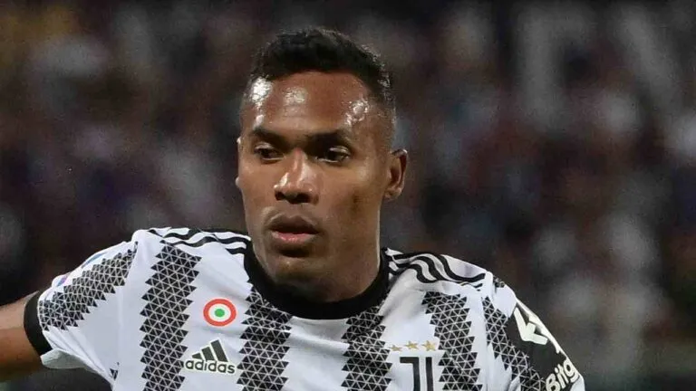 Per la Juve, Alex Sandro è fuori dal progetto: si valuta l’esclusione dalla lista Champions