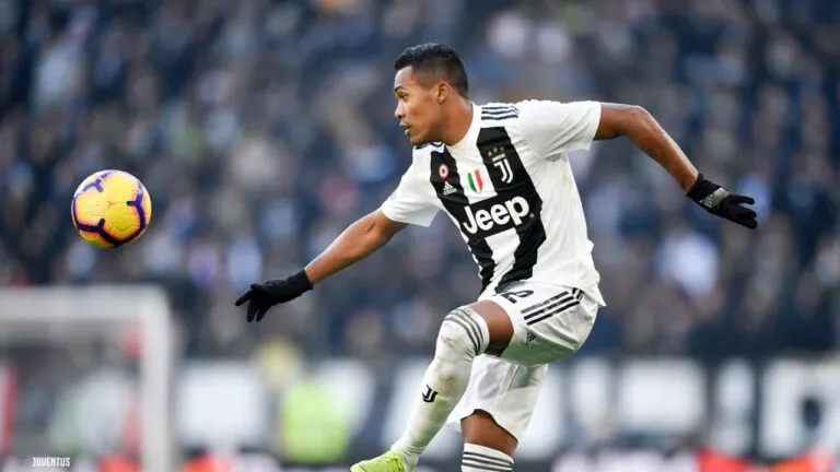 In 4 tra i titolari con la valigia pronta: non solo Alex Sandro nella lista