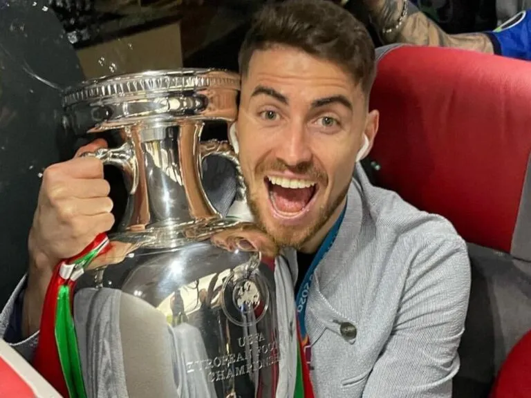 Può essere la volta buona per Jorginho: come giocherebbe il centrocampo della Juventus