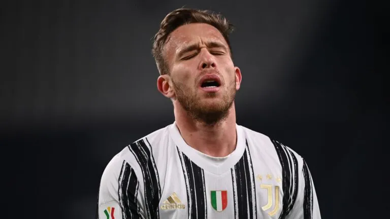 Il Barcellona vuole riprendersi Arthur: possibile scambio con la Juventus